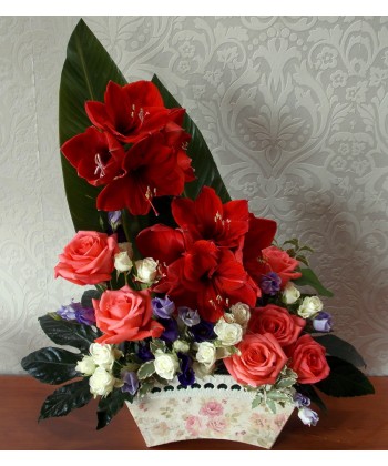 Aranjament trandafiri, eustoma si amaryllis online