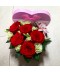Cutie inima 5 trandafiri rosii, flori albe si raffaello