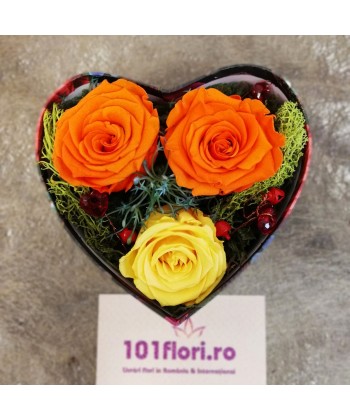 3 trandafiri criogenati in cutie inima indragostita