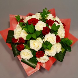 Buchet trandafiri albi, livrare buchet trandafiri rosii