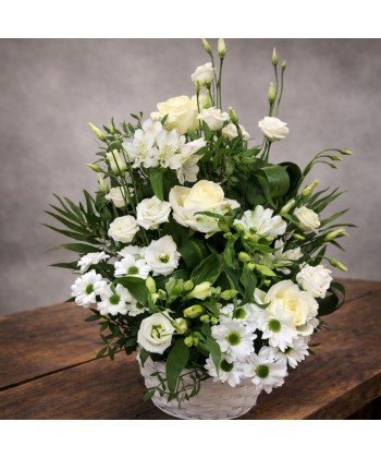 Aranjament flori albe, livrare cos flori albe