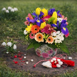 Aranjament in cutie flori de sezon livrare acasa