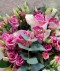 Buchet flori roz lisianthus, trandafiri si orhidee