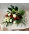 Buchet elegant cu trandafiri albi, alstroemeria si orhidee cymbidium